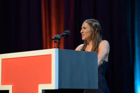 Danielle Zymkowitz giving a speech